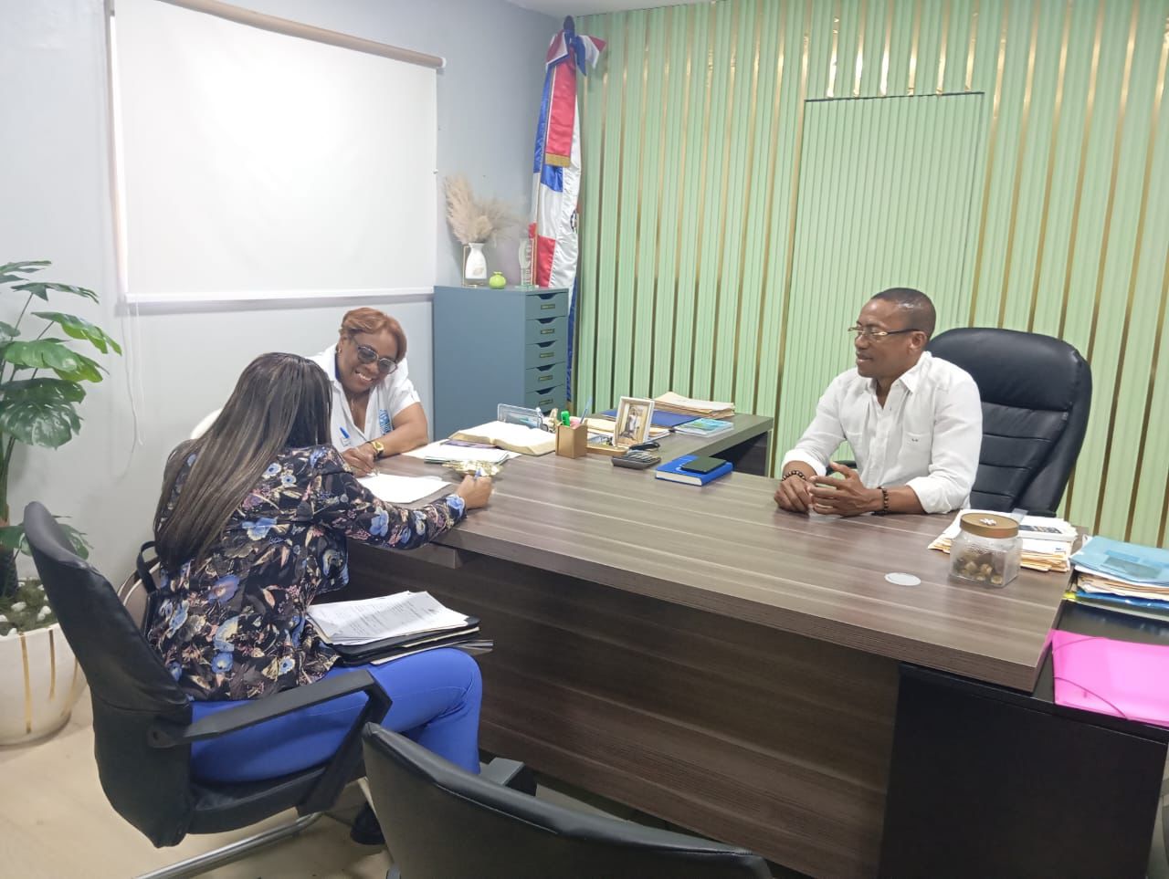 Alcalde de Arroyo Barril coordina con INFOTEP