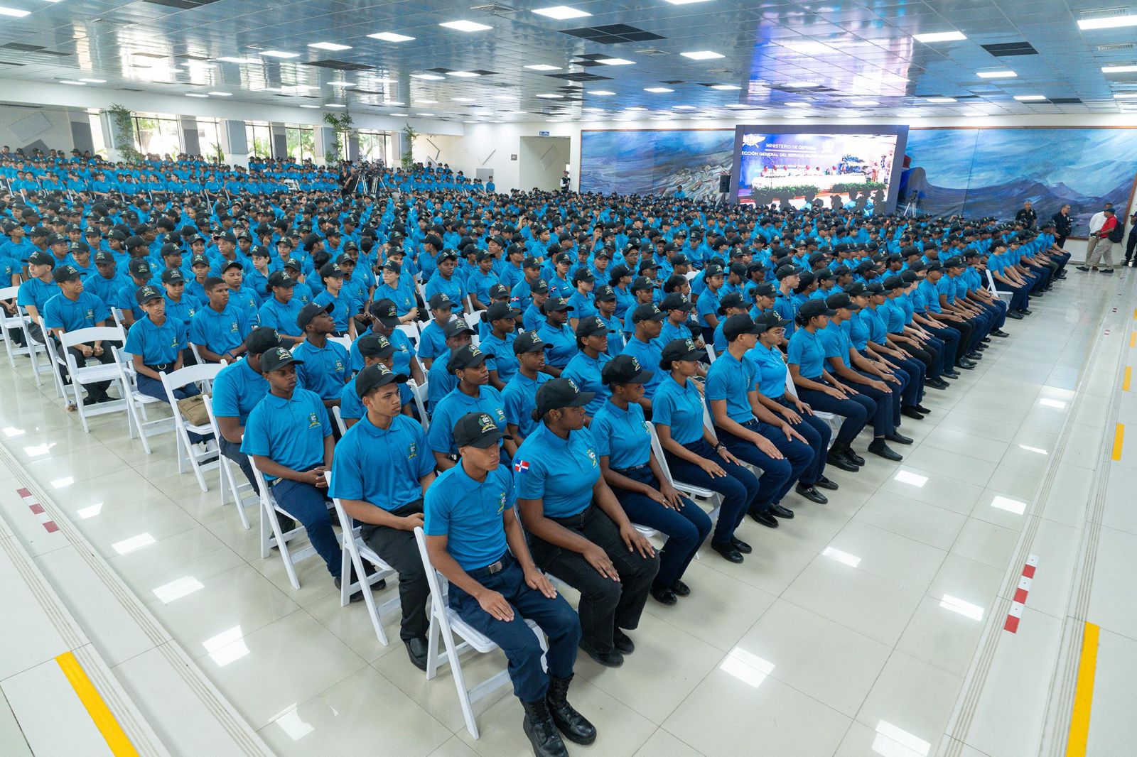 8,300 jóvenes se gradúan de Programa de Formación en Valores