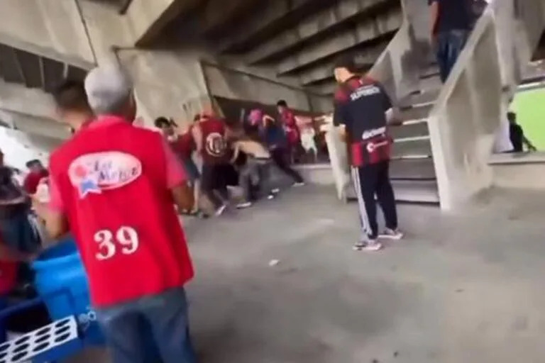 Tragedia en el clásico colombiano: un fallecido y varios heridos tras disturbios entre Cúcuta y Bucaramanga | De Último Minuto