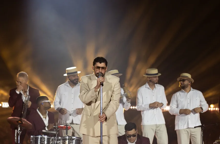 Bad Bunny presenta un adelanto de su espectáculo