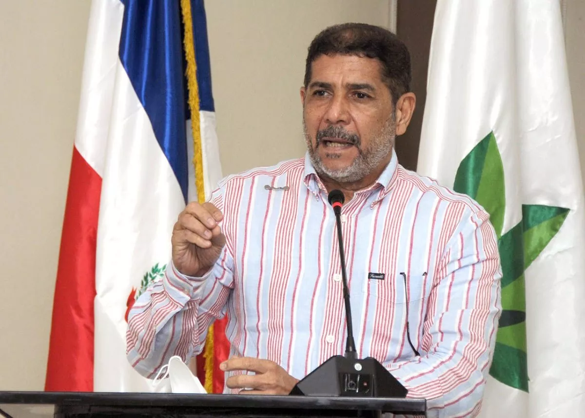 Sectores productivos cuestionan gestión del ministro de Agricultura y advierten retroceso del campo dominicano
