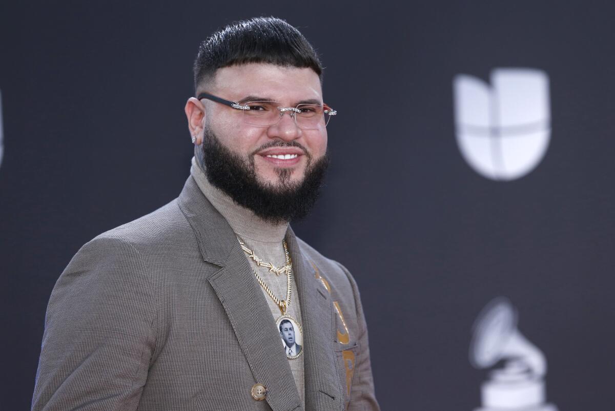 El artista Farruko lanza línea de cannabis medicinal
