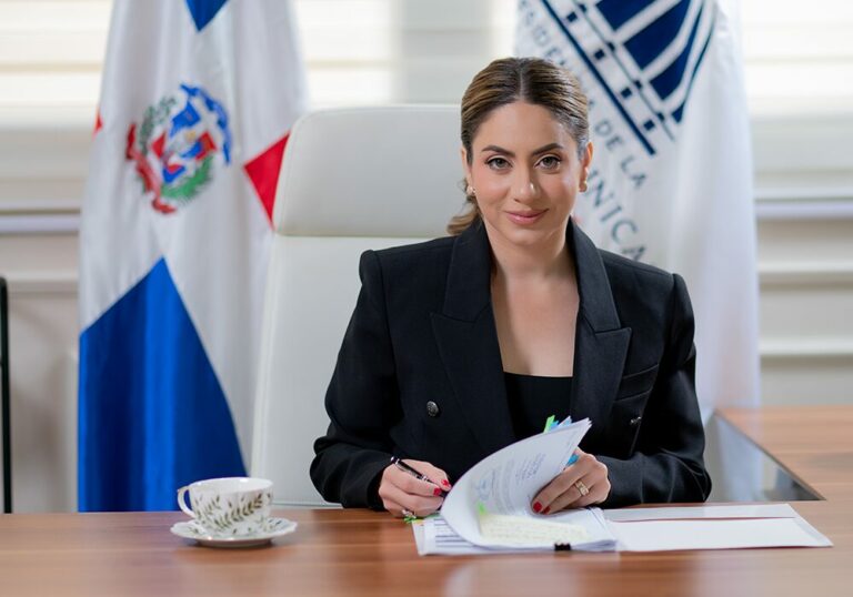 Gloria Reyes, ministra de la Mujer