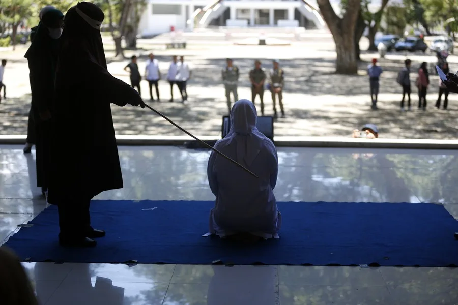 Indonesia castiga ahora con prisión el sexo extramarital