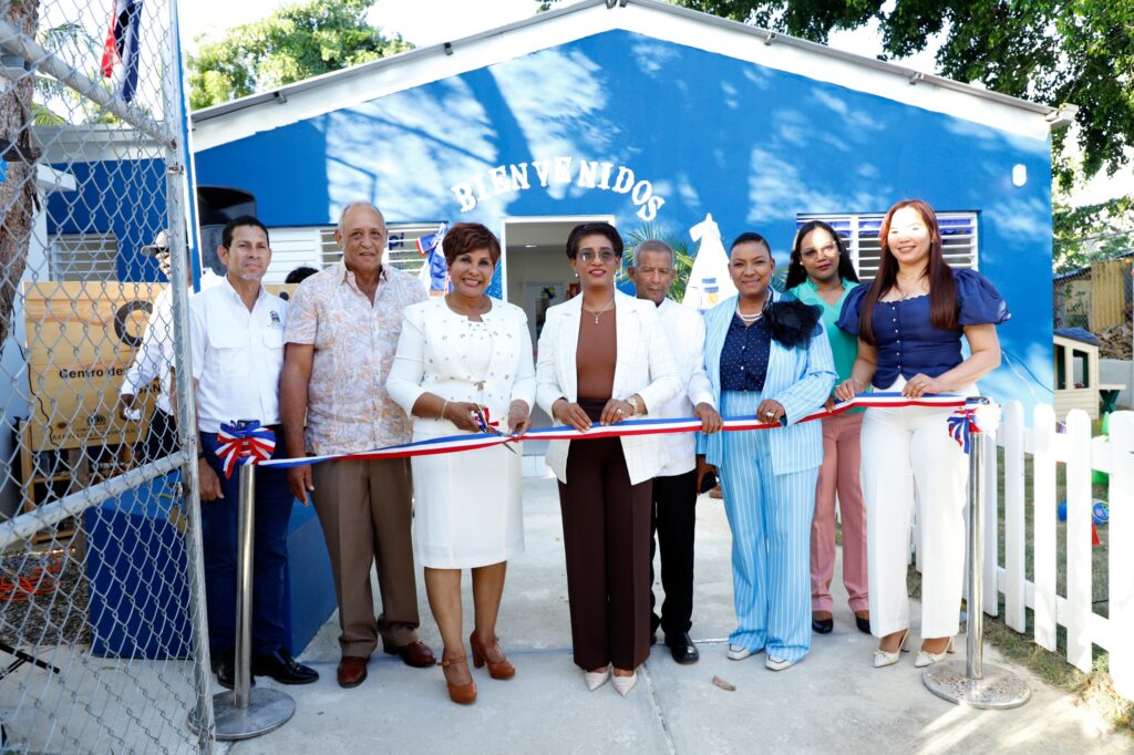 Josefa Castillo, inaugura CAIPI C en San Rafael del Yuma