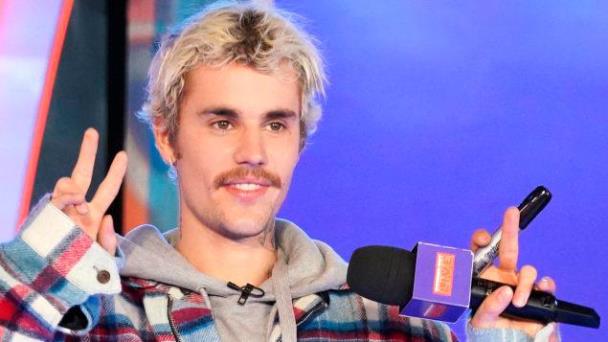 El cantante canadiense Justin Bieber actuará en Grammy