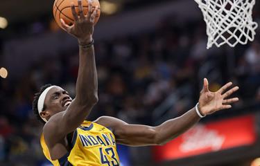 Pacers rompen racha negativa y partido entre Bulls y Heat es suspendido por condiciones de la cancha