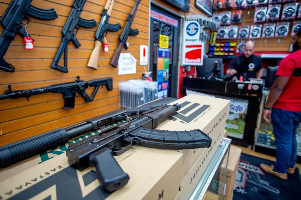 Avanza Florida ley bajar edad comprar rifles y escopetas