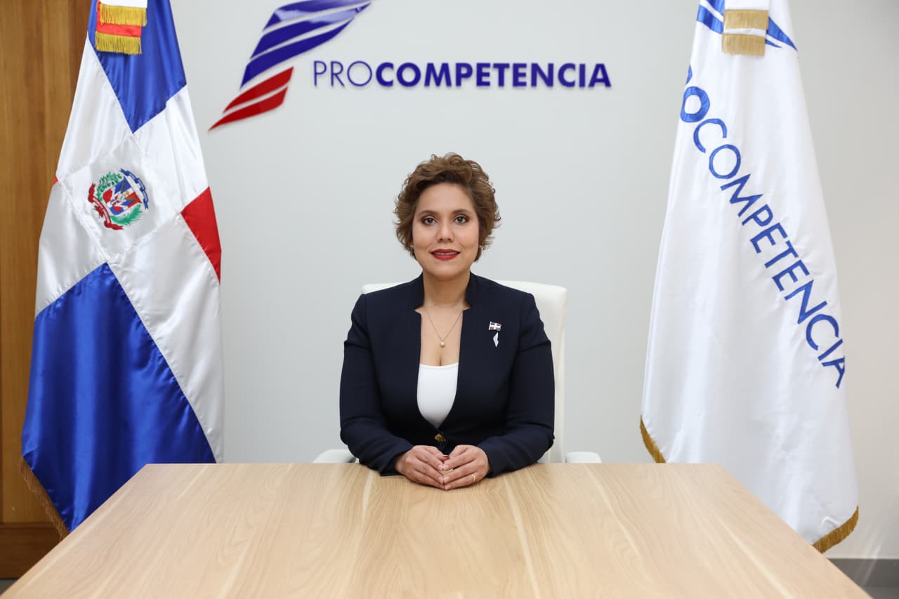 María Vásquez Taveras asume presidencia de la RECAC