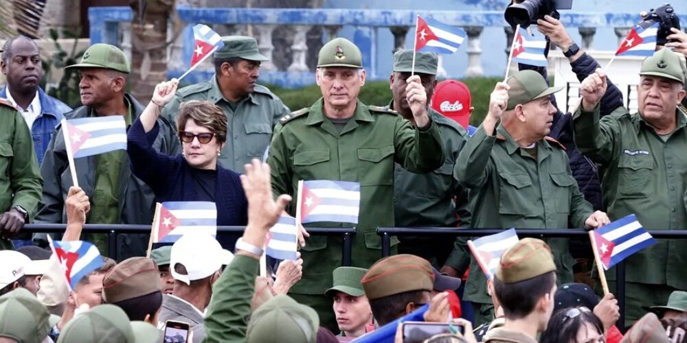 Gobierno cubano desempolva su doctrina militar