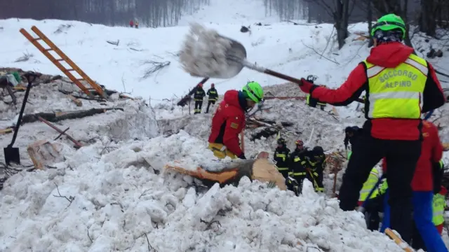 Nueve personas mueren por caída de nieve en Rusia