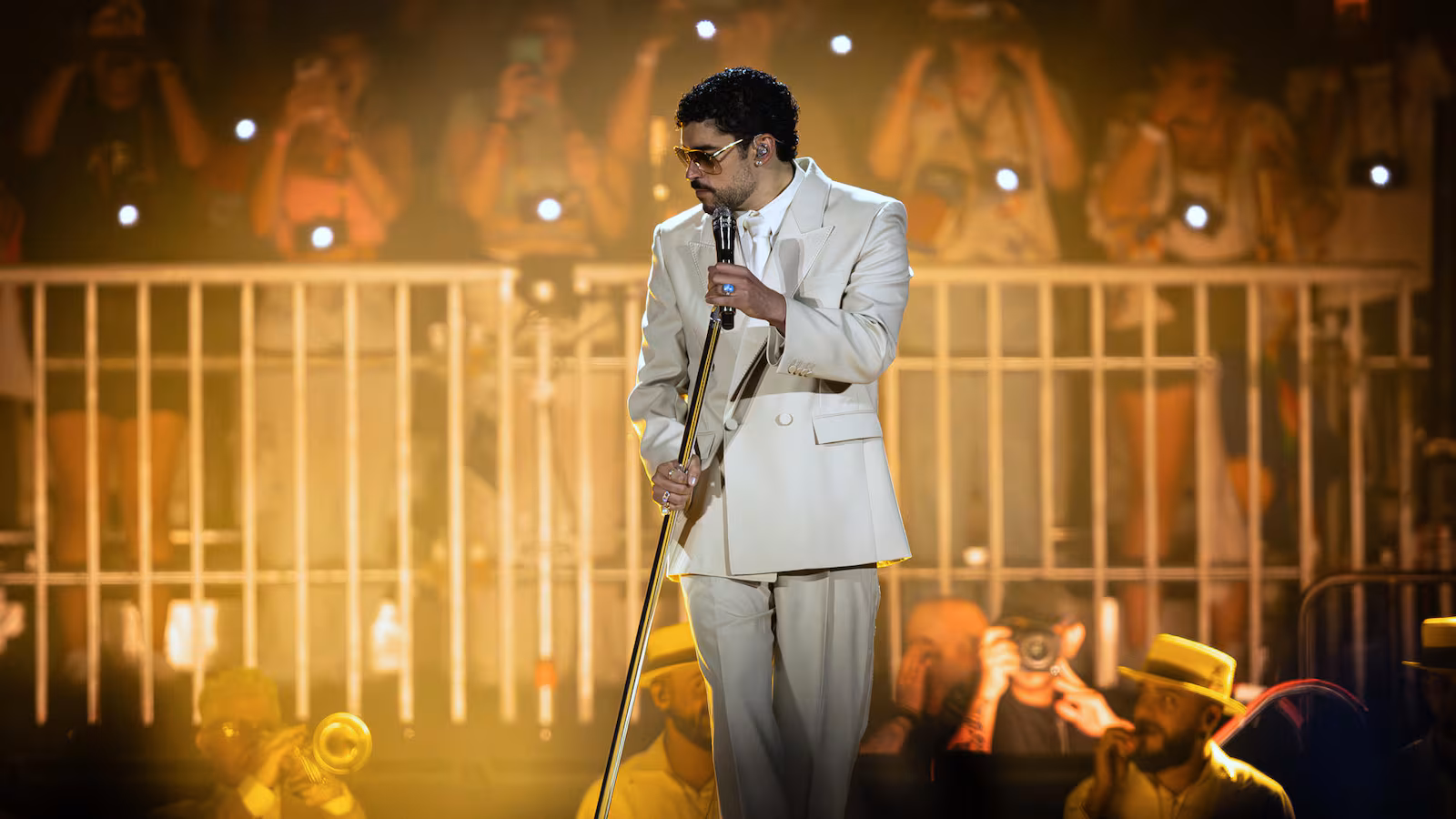 Bad Bunny rinde homenaje a Willie Colón