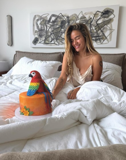 Karol G celebra sus 35 años con emotivo mensaje