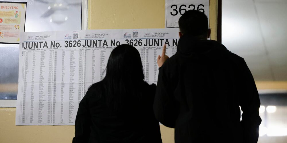 Costa Rica vota para elegir presidente este domingo