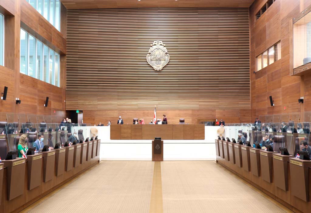 En Costa Rica; eliminan penas para periodistas por calumnia