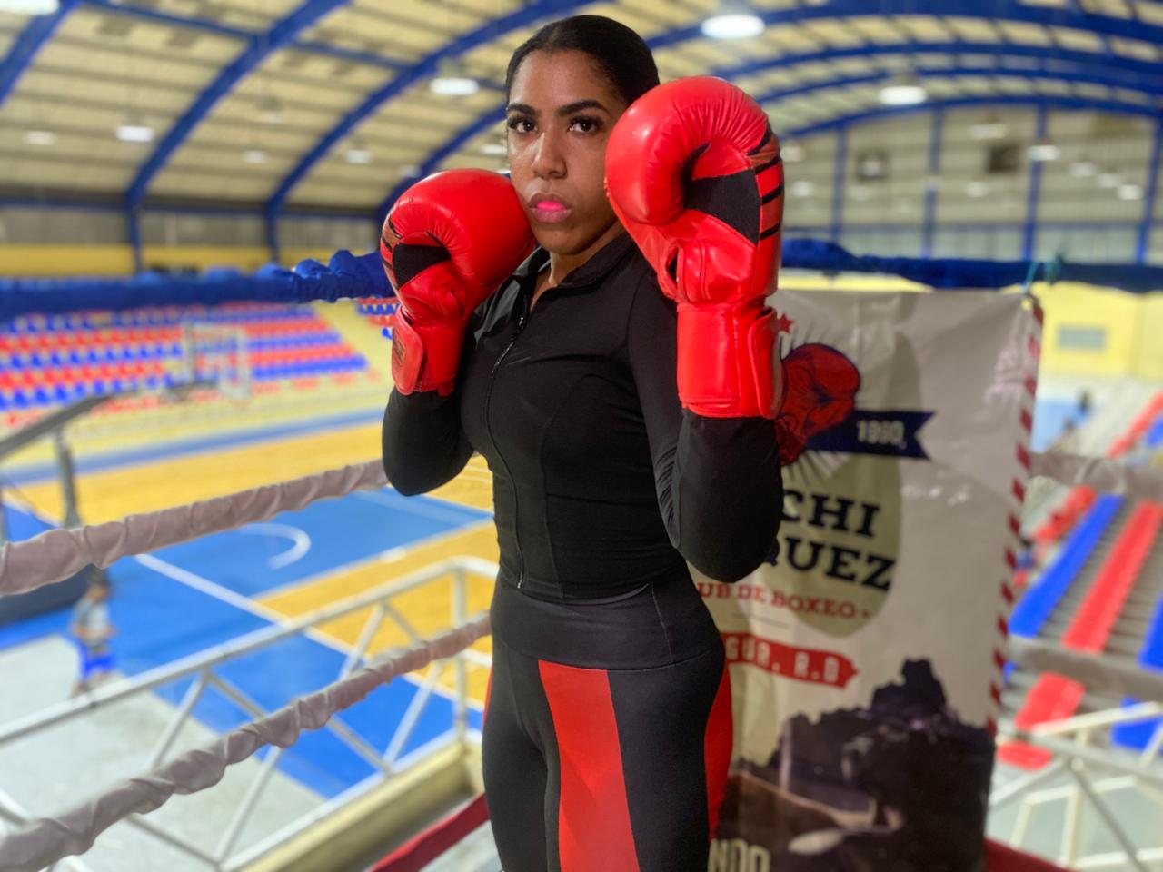 Joven promesa del boxeo dominicano se convierte en la primera mujer de Nagua en clasificar a la Copa Independencia | De Último Minuto