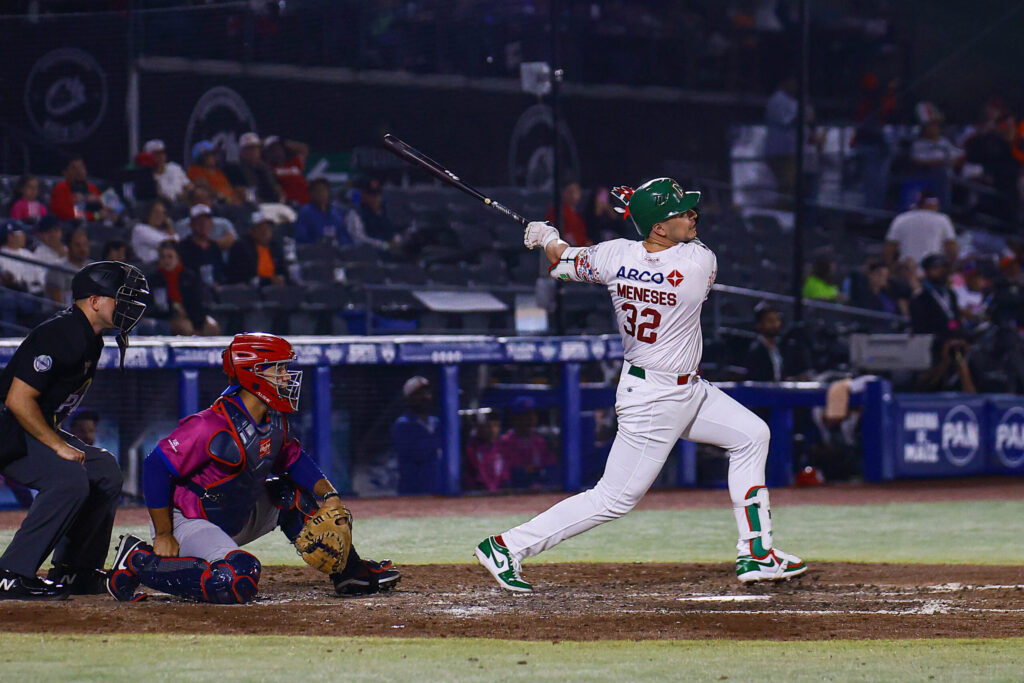 Tomateros remontan en el octavo y quitan el invicto a los Leones con triunfo 10-7 | De Último Minuto