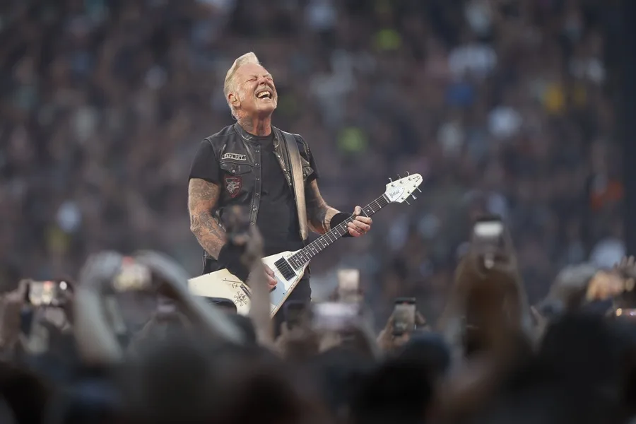 Metallica anuncia ‘Life Burns Faster’, su primera