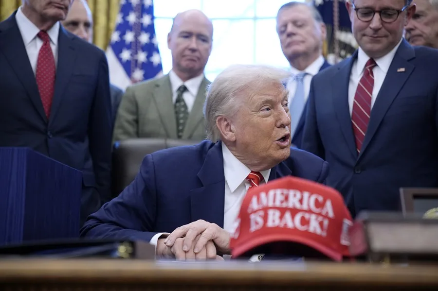Trump dice que su arco del triunfo en Washington será "más grande que el de París" | De Último Minuto