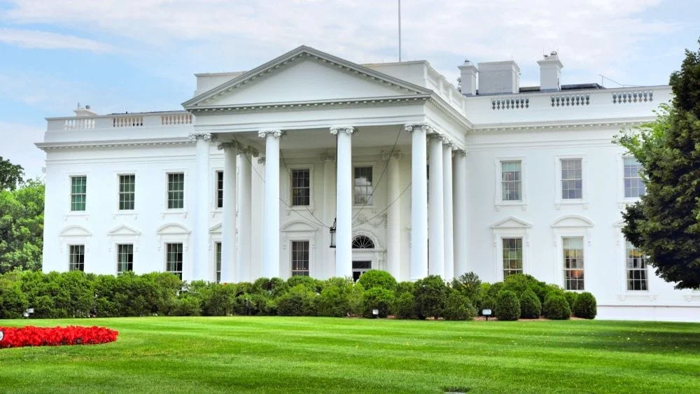Trump se reúne con Comité de Preservación Casa Blanca
