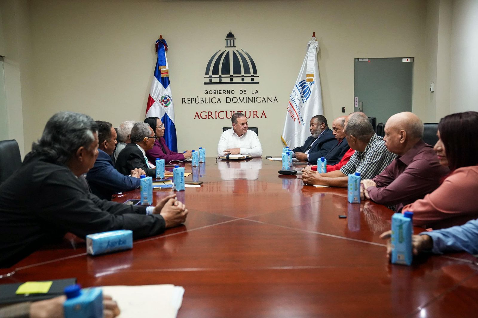 Más de 40 asociaciones comerciales niegan escasez