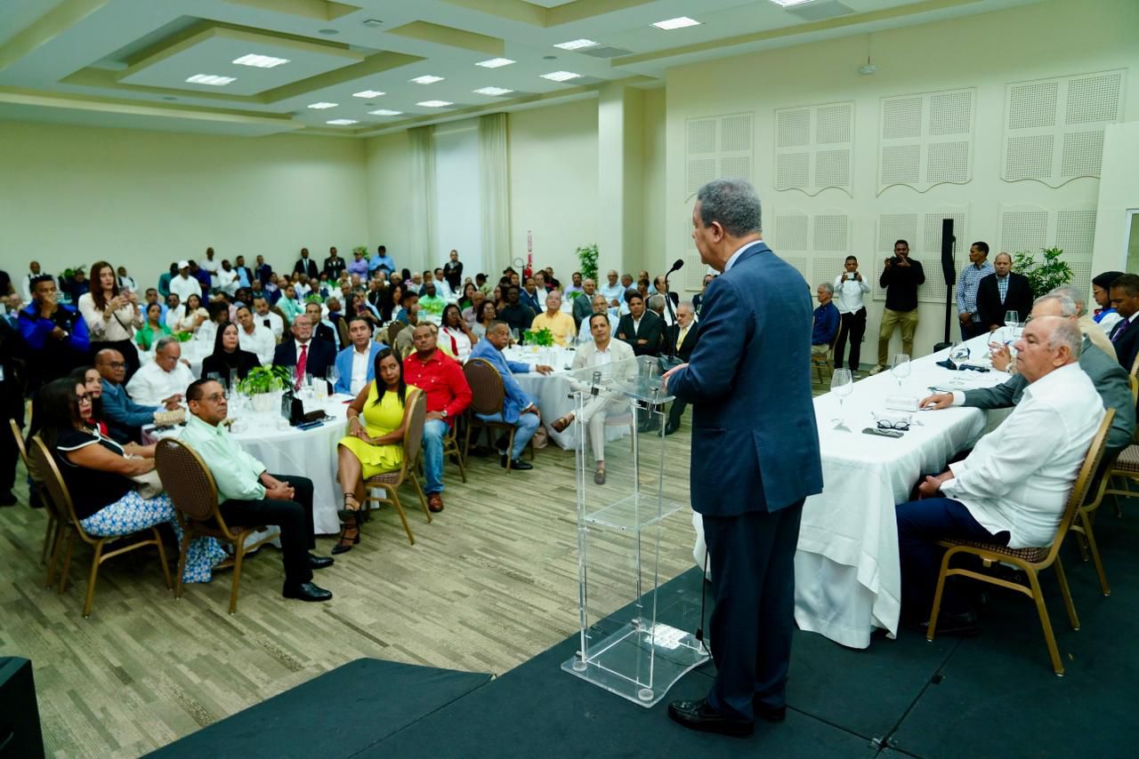 Leonel garantiza respaldo estatal a las cooperativas