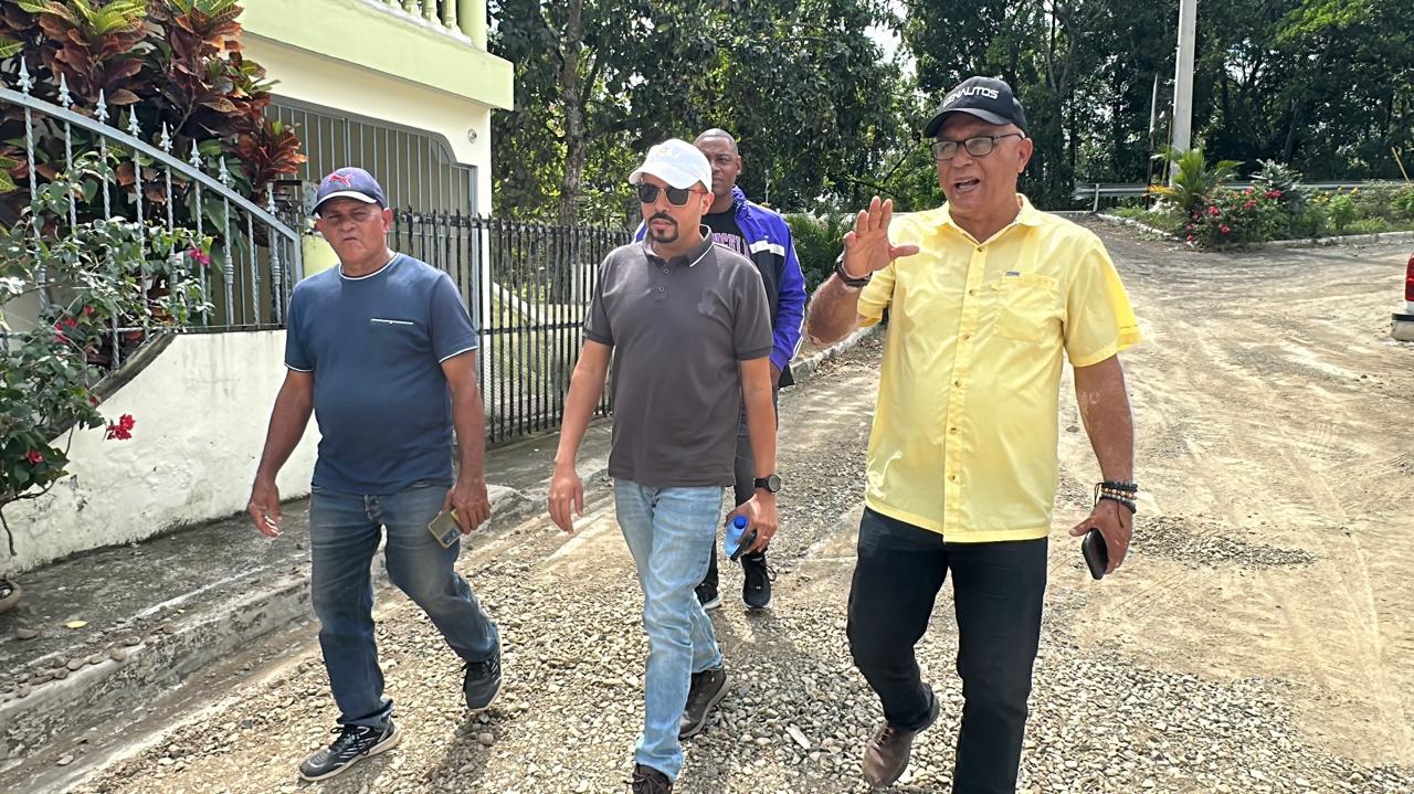CORAMON supervisa instalación de tuberías en Los Guandules