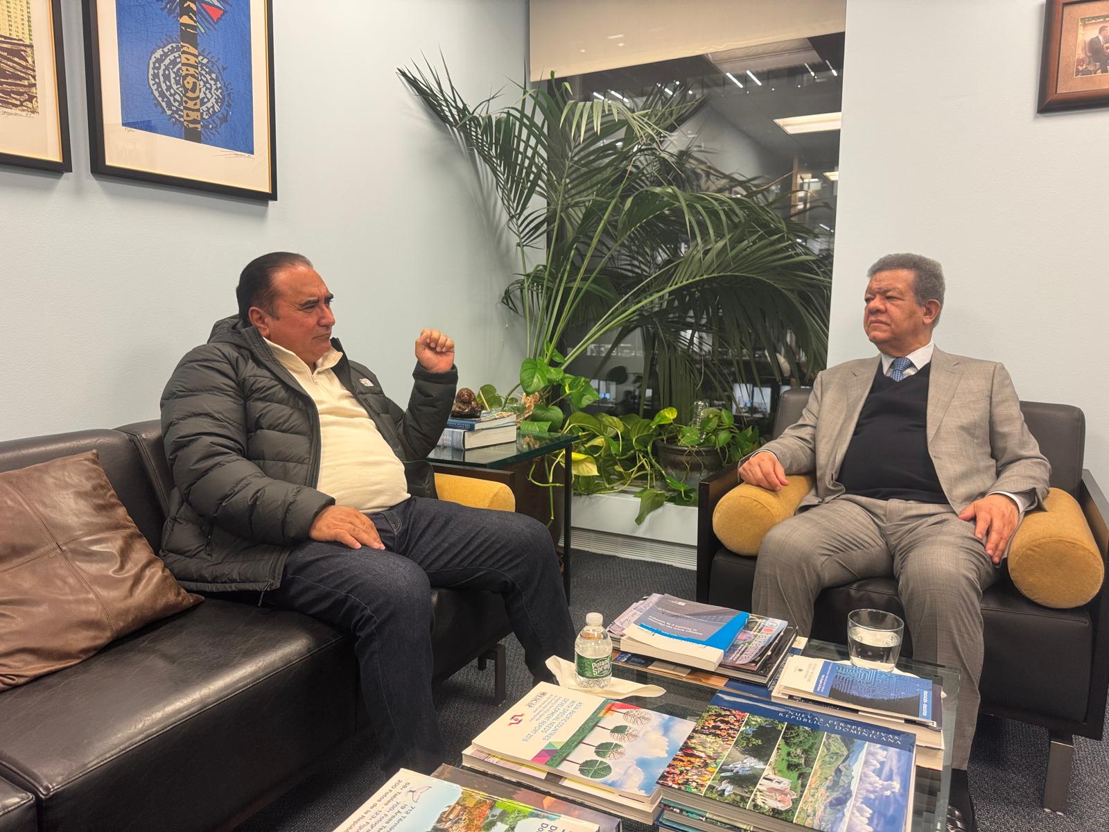 Pavón y Leonel Fernández analizan debilidades