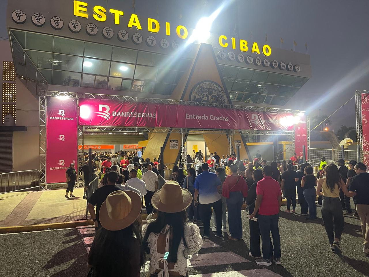 A horas del concierto de Juan Luis Guerra 4.40
