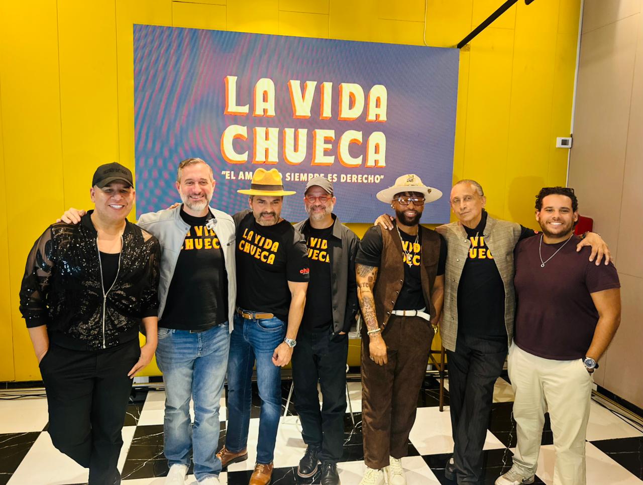 Manny Pérez se estrenará en la comedia con “La Vida Chueca”