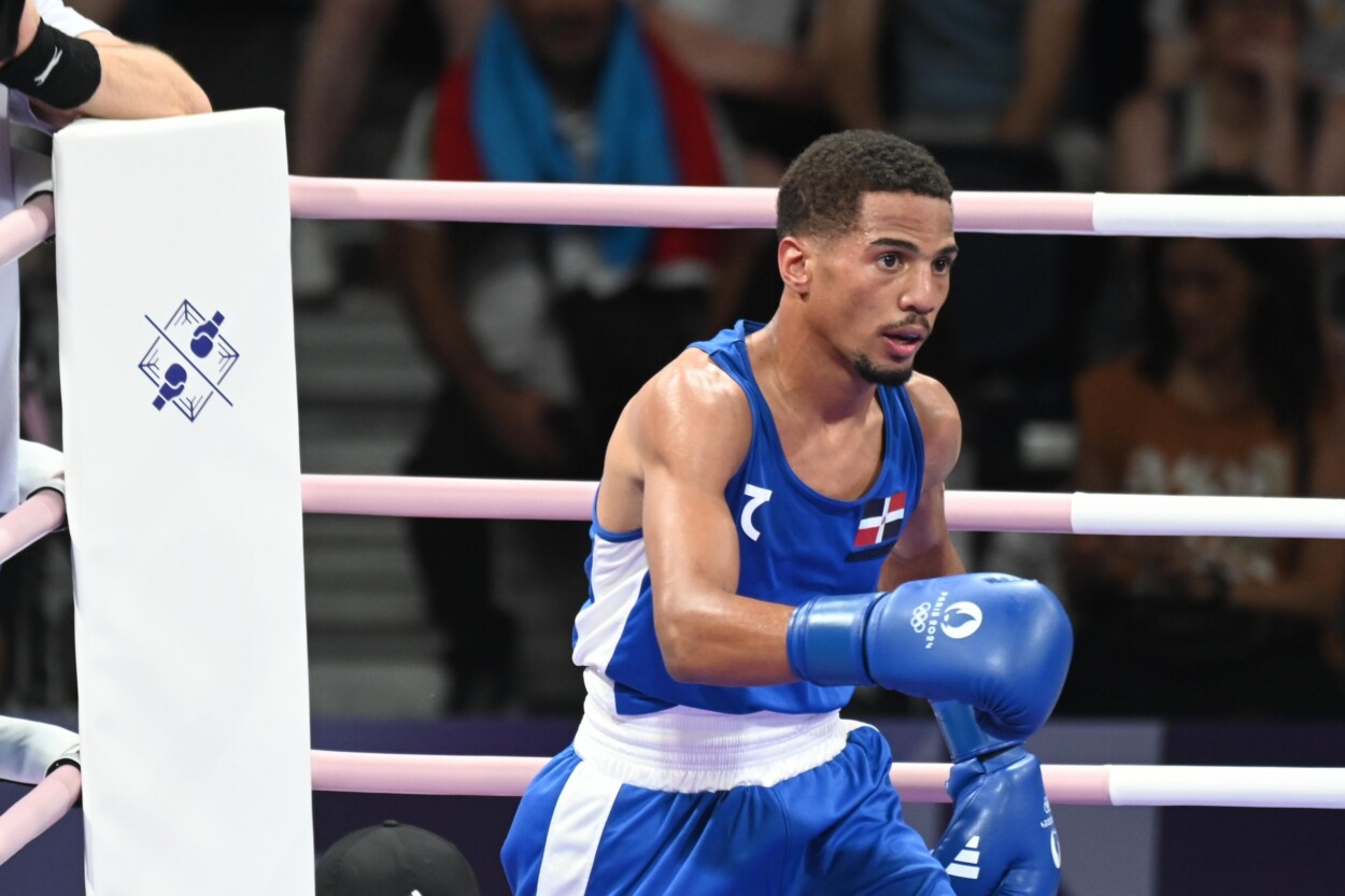 Yúnior Alcántara se queda con bronce en el Mundial de Boxeo tras duelo difícil ante japonés