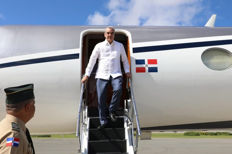 Gobierno destaca cómo Abinader ahorra 11 millones por cada viaje presidencial