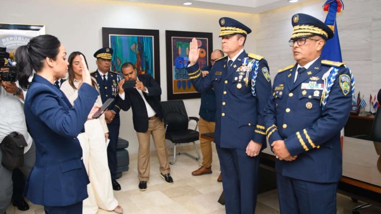 Faride Raful juramenta a Andrés Modesto Cruz como nuevo director de la PN