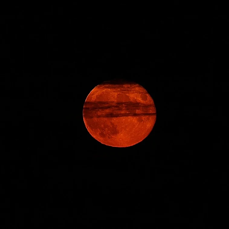 Así afectará la Luna de Sangre a cada signo del zodiaco: las reflexiones y afirmaciones que tienes que hacerte con el eclipse total de Luna