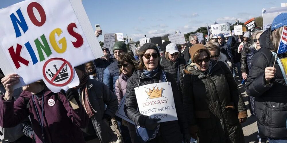 Comienzan las mayores protestas de ‘No Kings’ contra Trump