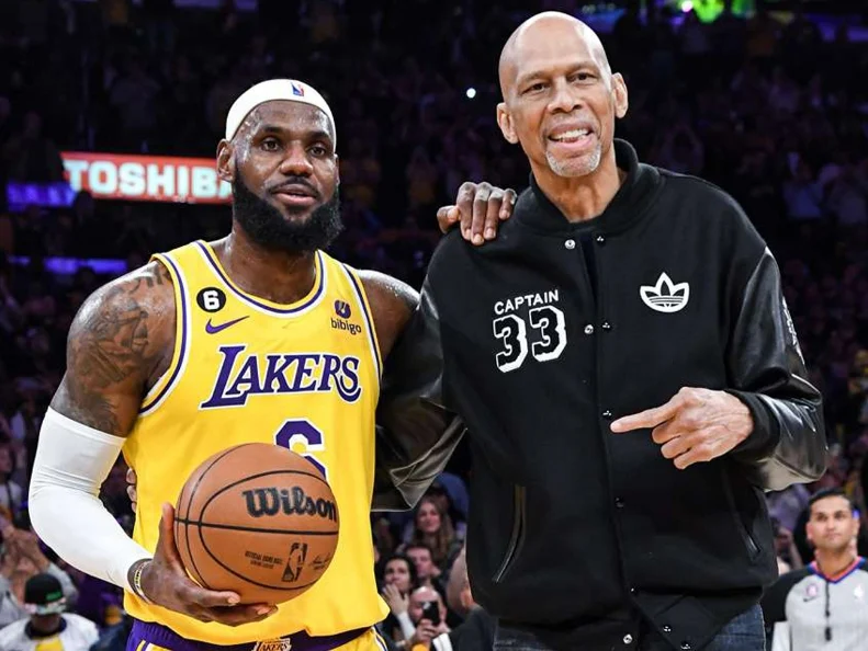 LeBron rompe récord tiros de campo de Abdul-Jabbar