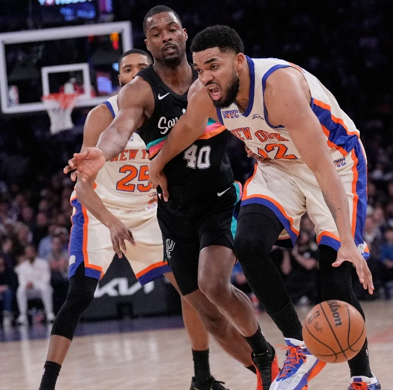 Karl-Anthony frena Wemby y ayuda triunfo Knicks