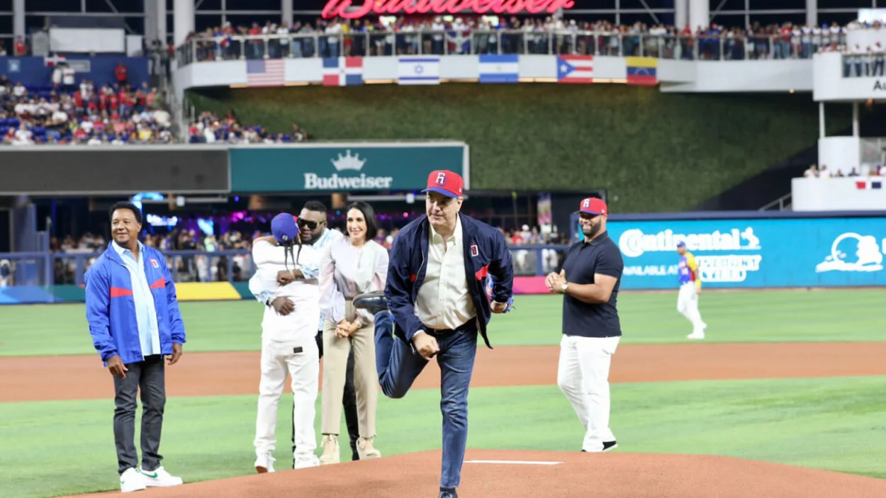 Abinader lanzará primera bola en Miami para juego República Dominicana vs Nicaragua