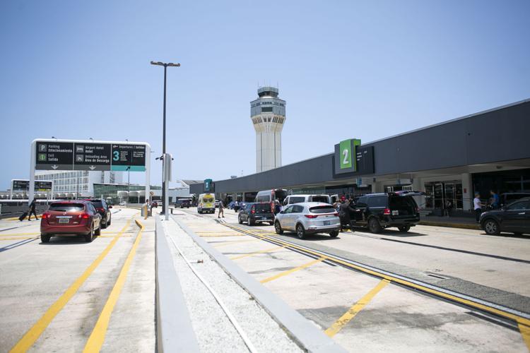 ICE apoyará manejo de viajeros en aeropuerto de Puerto Rico