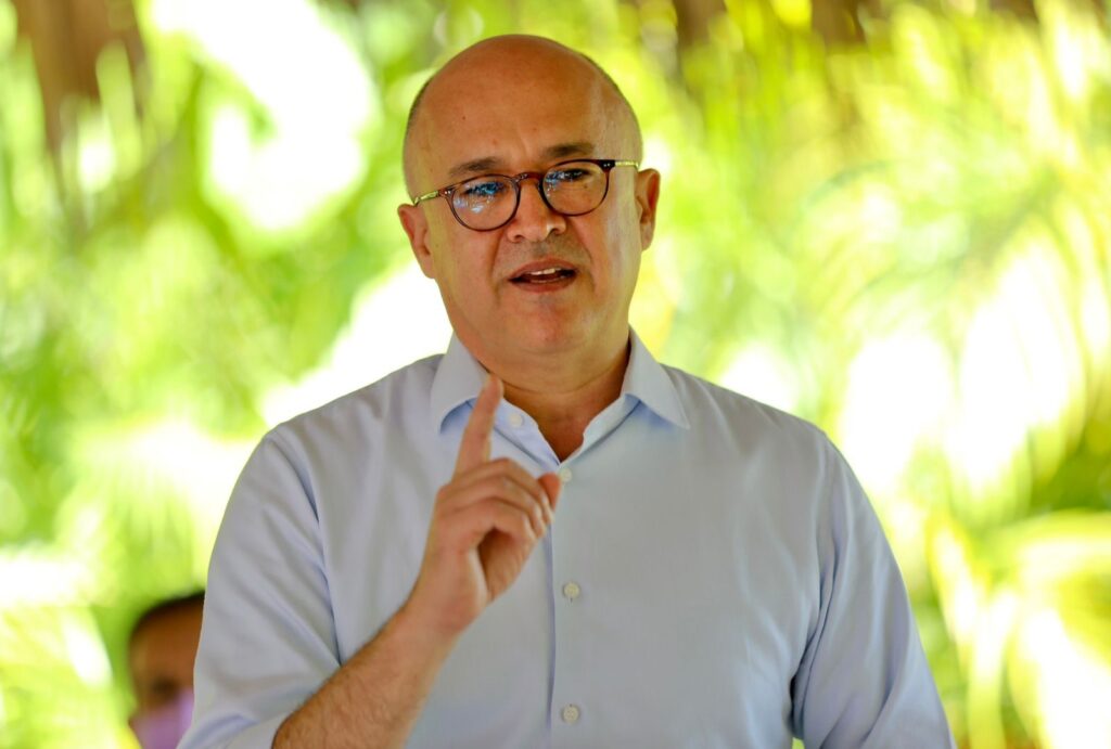 Francisco Domínguez Brito propone flexibilizar normativa