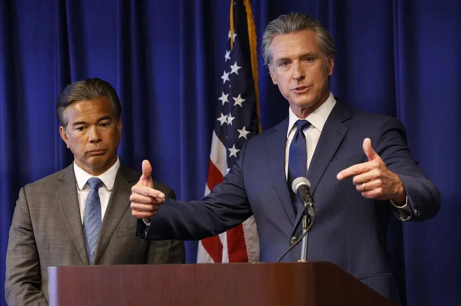 California demanda al Gobierno Trump por reanudar