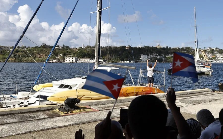 Llegan a Cuba los dos barcos con ayuda desde México