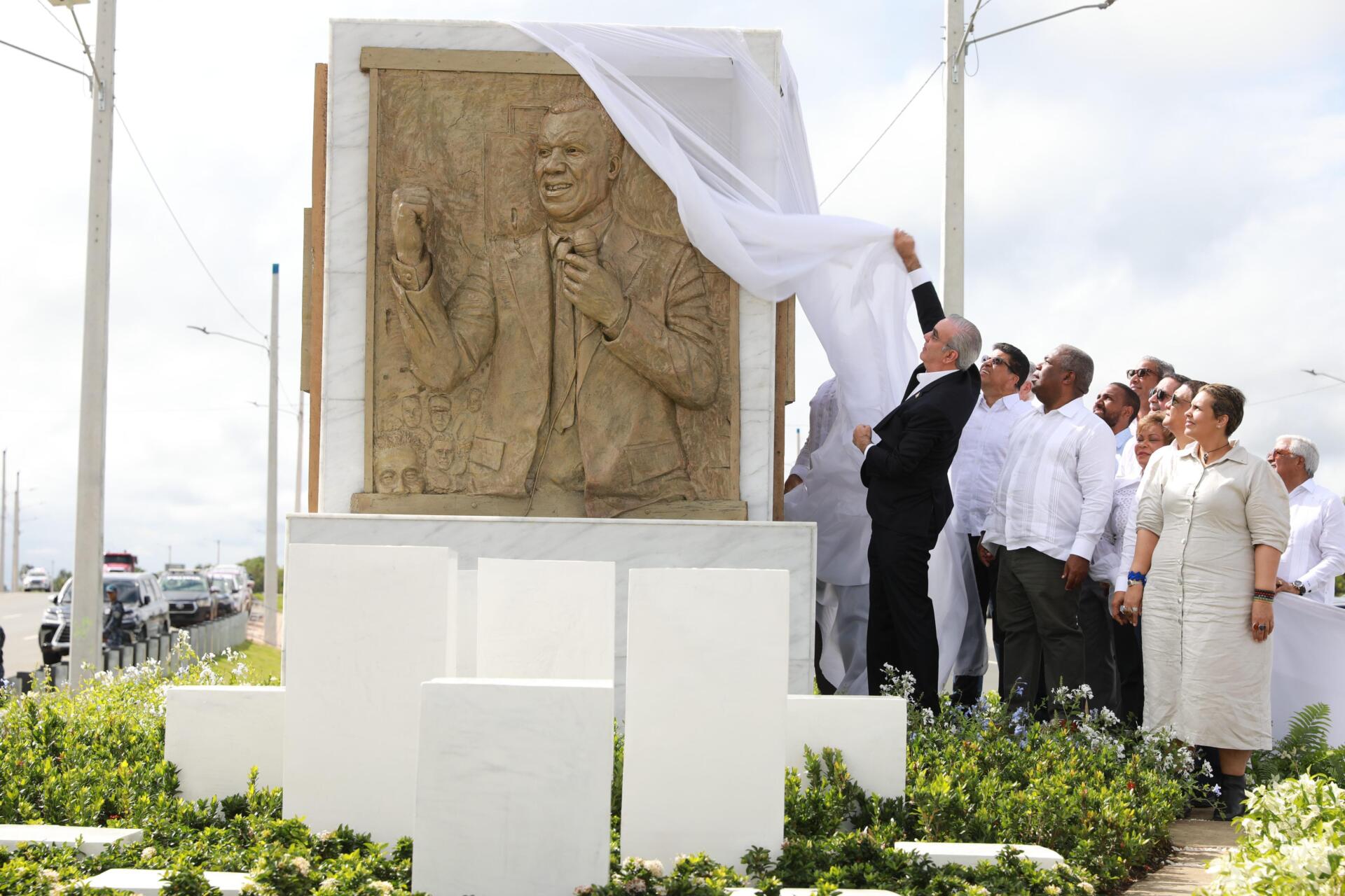 Avenida Ecológica se llamará José Francisco Peña Gómez