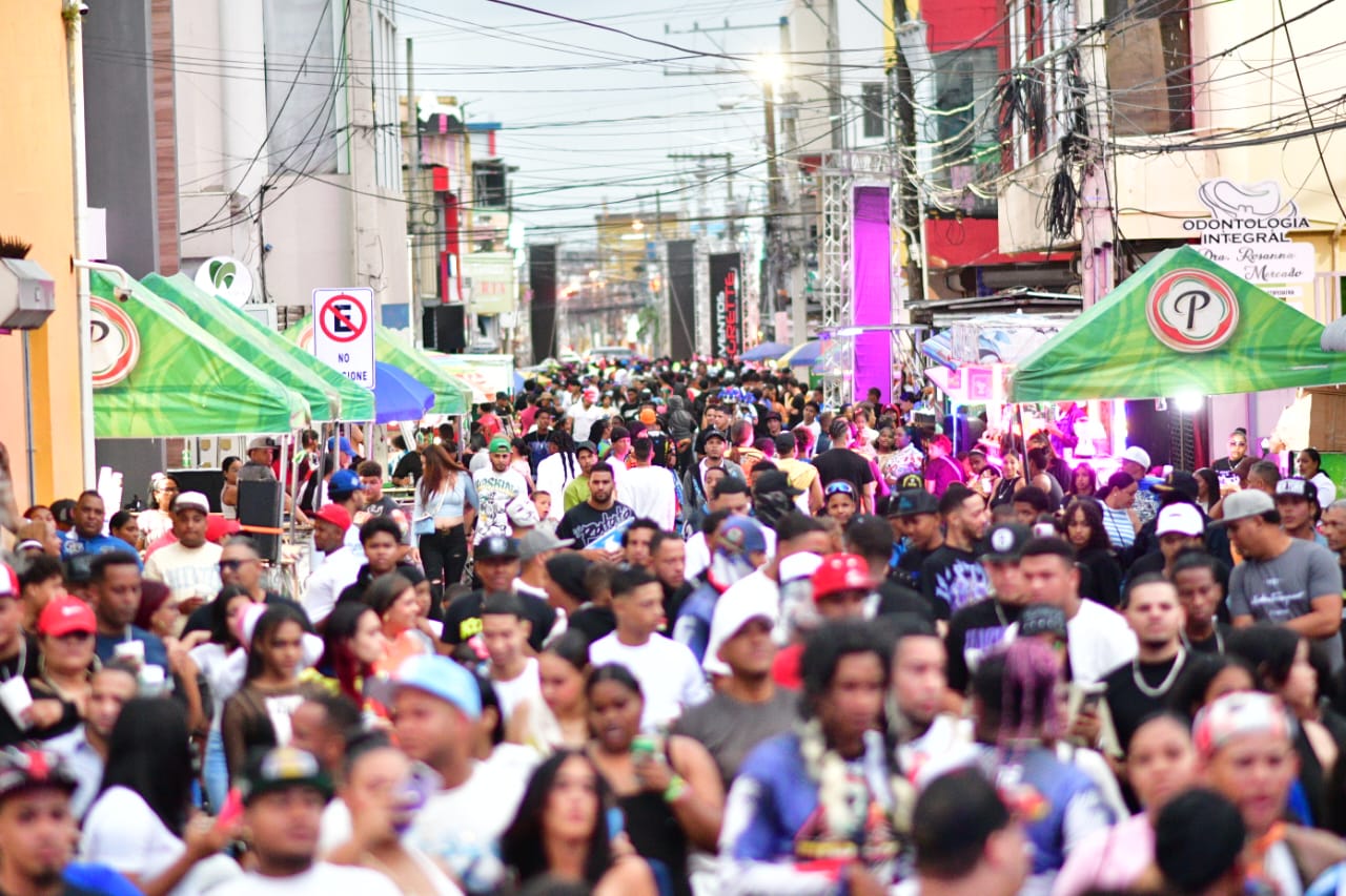 Festituricarnaval reúne a más de 375 mil personas