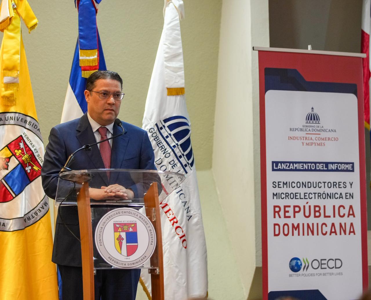 RD se acerca a una industria de semiconductores manufactura