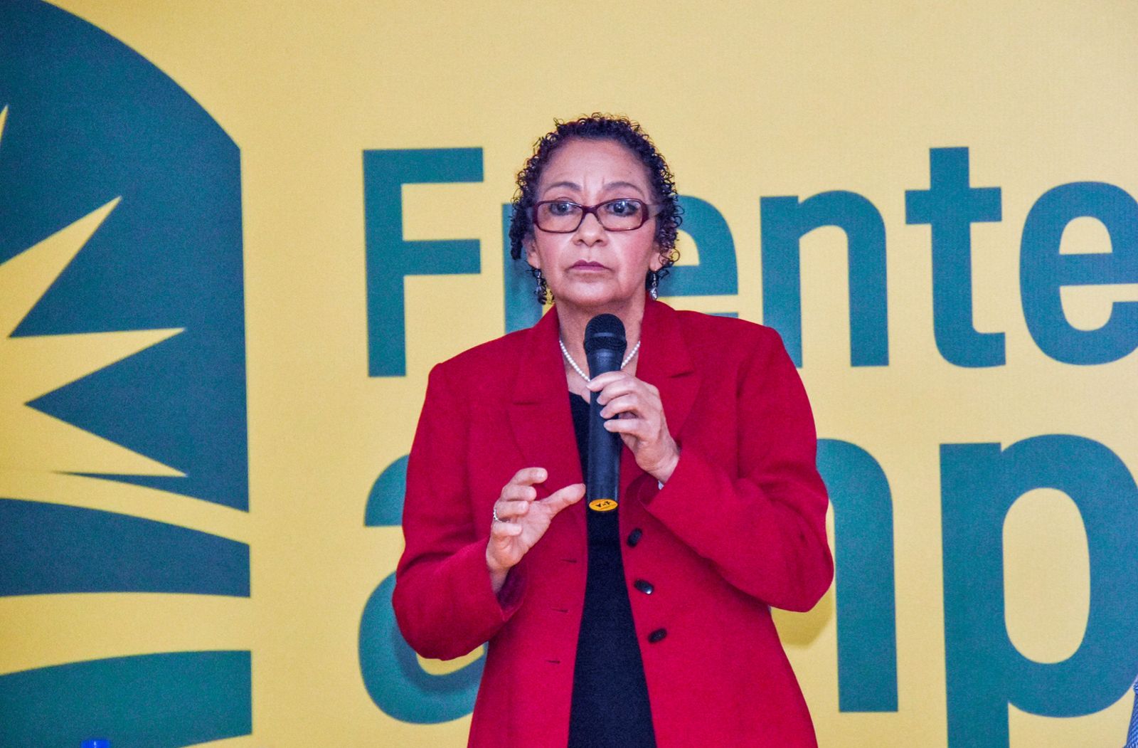 Frente Amplio condena iniciativa de eliminar candidaturas