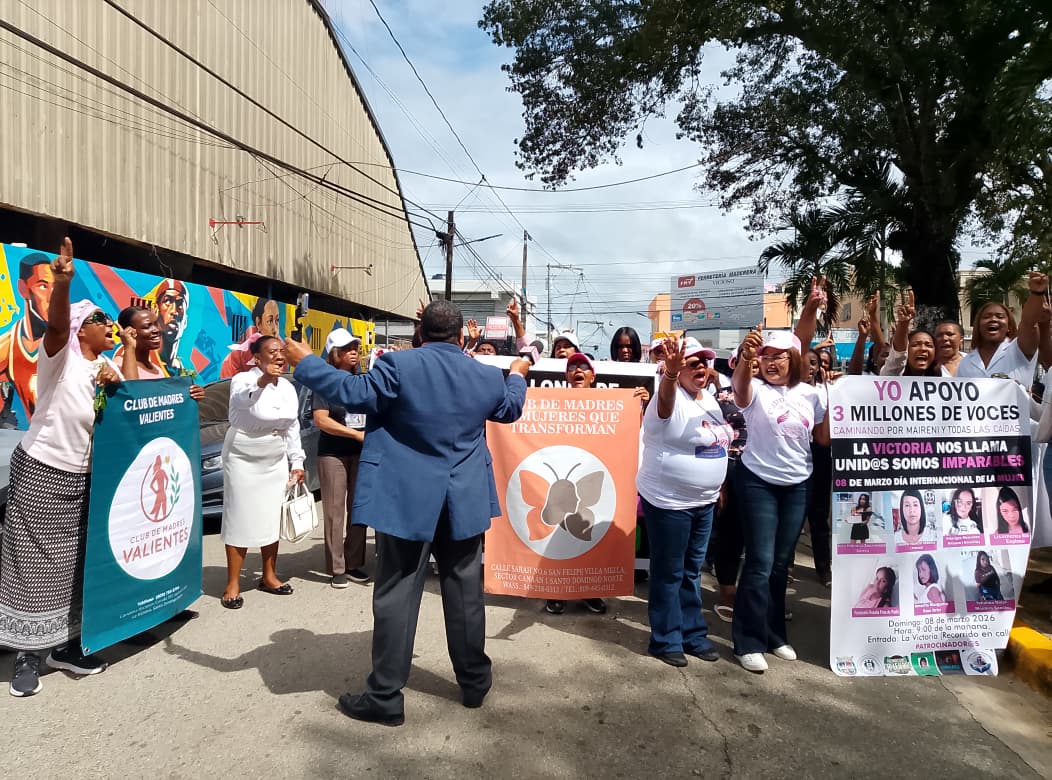 Realizan marcha por el Día Internacional de la Mujer en SDN