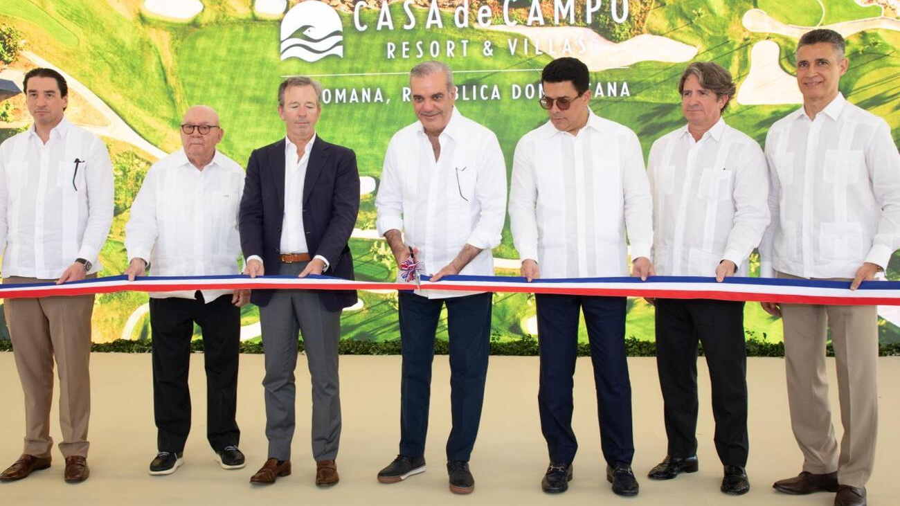 Abinader participa en inauguración de “Teeth of the Dog”