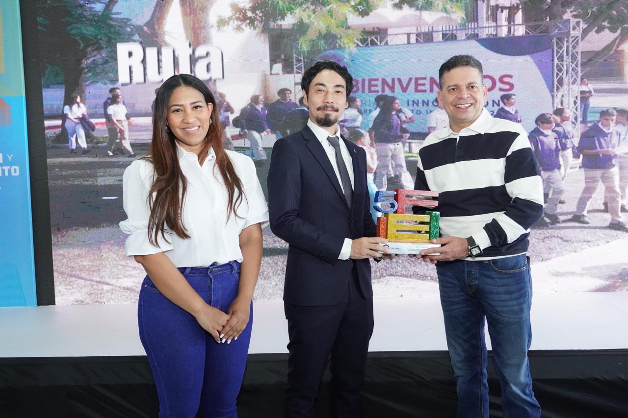 Más de 2,000 estudiantes participan en jornada
