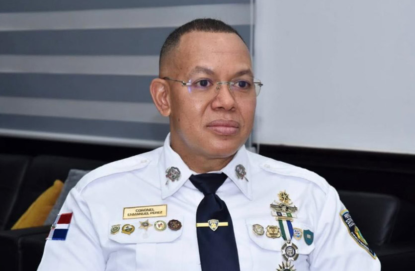 El comunicador Rubén Uceta reconoce labor del comandante del cuartel Moca
